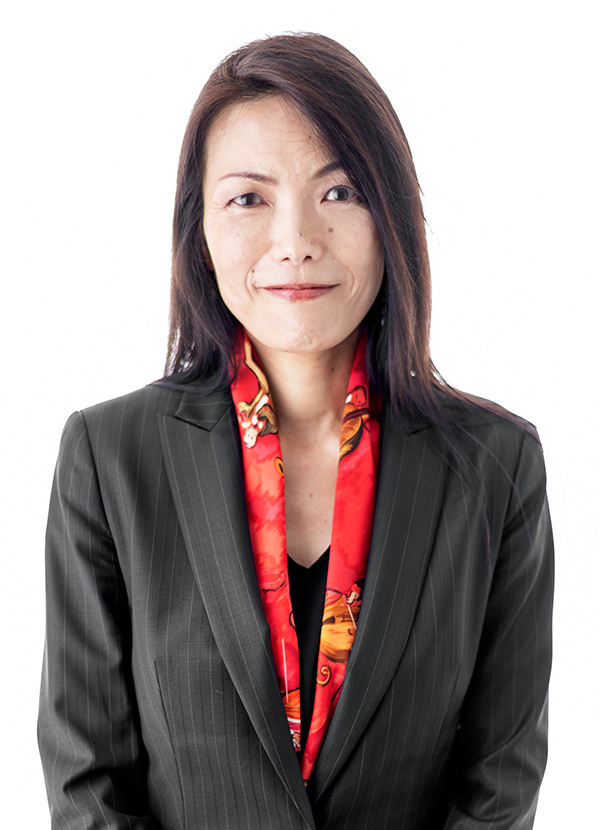 髙橋　理里子